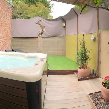 Oase Bed & Breakfast 3*