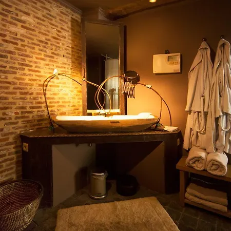 Oase Bed & Breakfast 3*